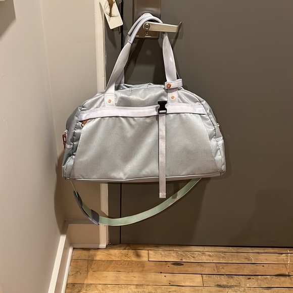 Lululemon All You Need Duffle - Picture 3 of 10
